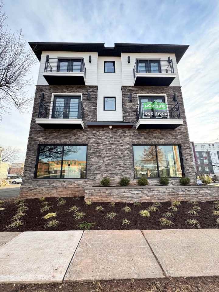 85 W High St - Photo 2 of 10