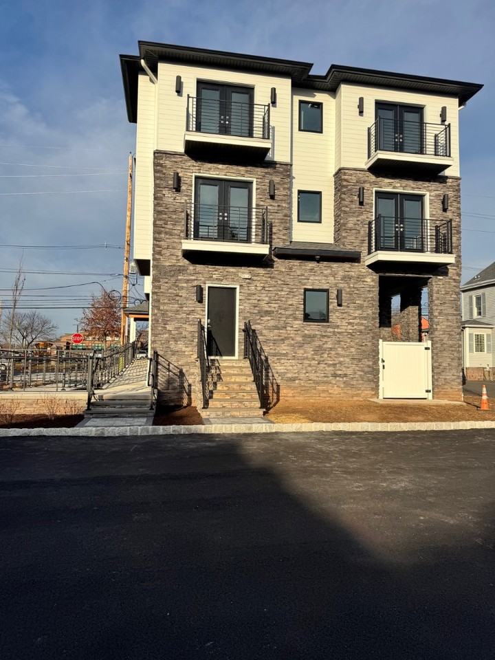 85 W High St - Photo 4 of 10