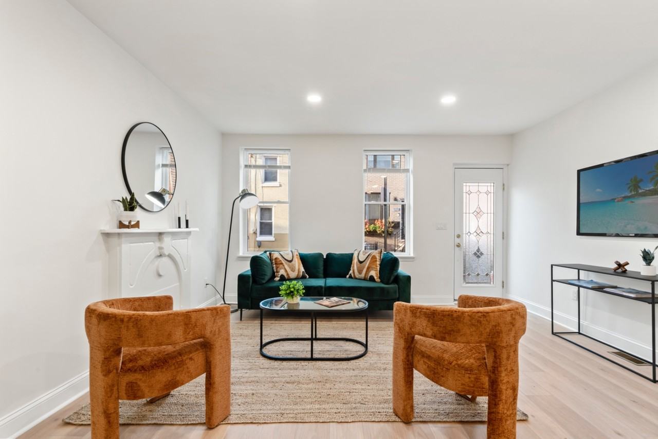 1638 Latona St - Photo 5 of 20