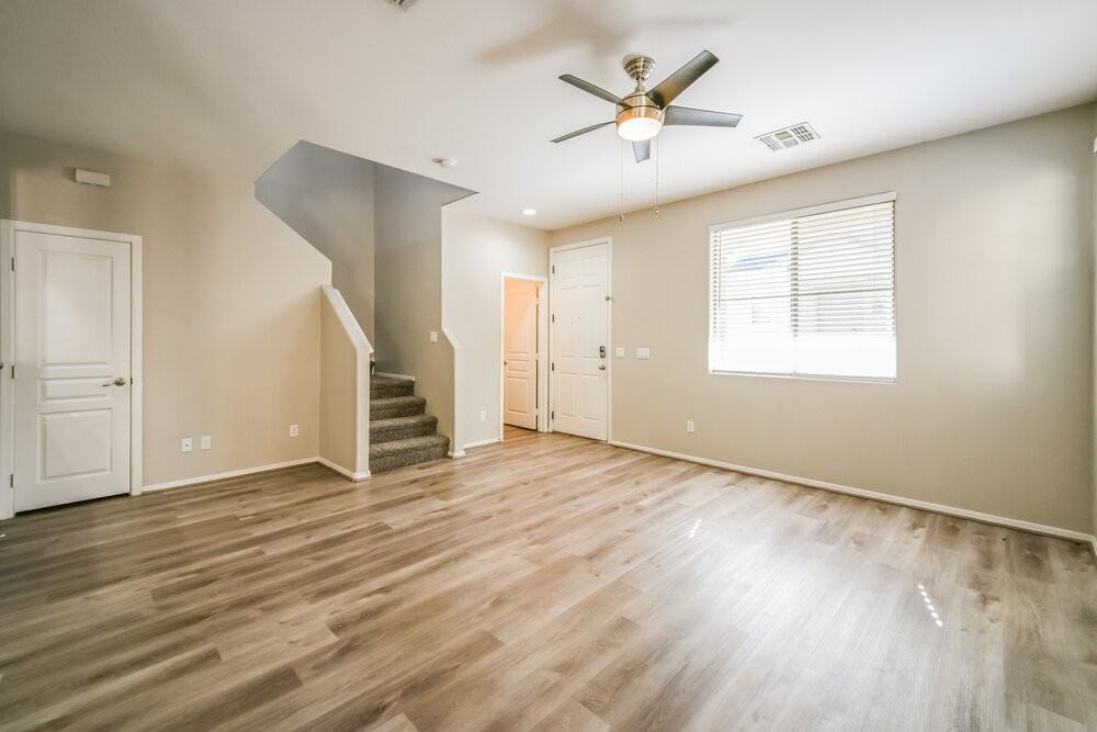 7032 S 7th Ln - Photo 5 of 17