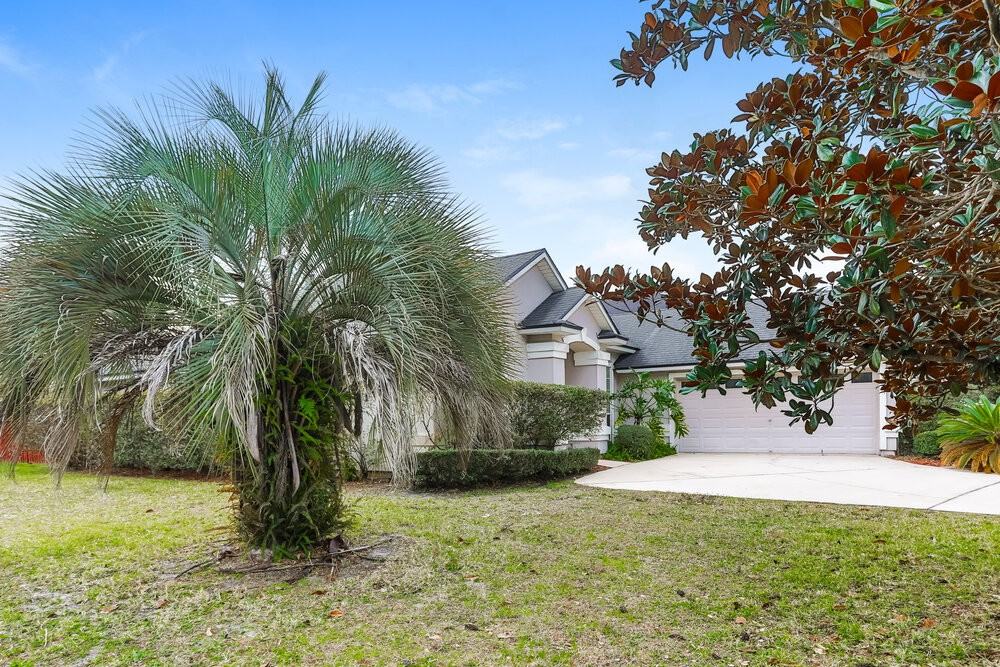 744 Flowers St - Photo 3 of 16