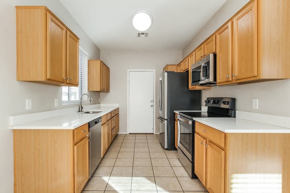 3905 W Park St - Photo 7 of 17