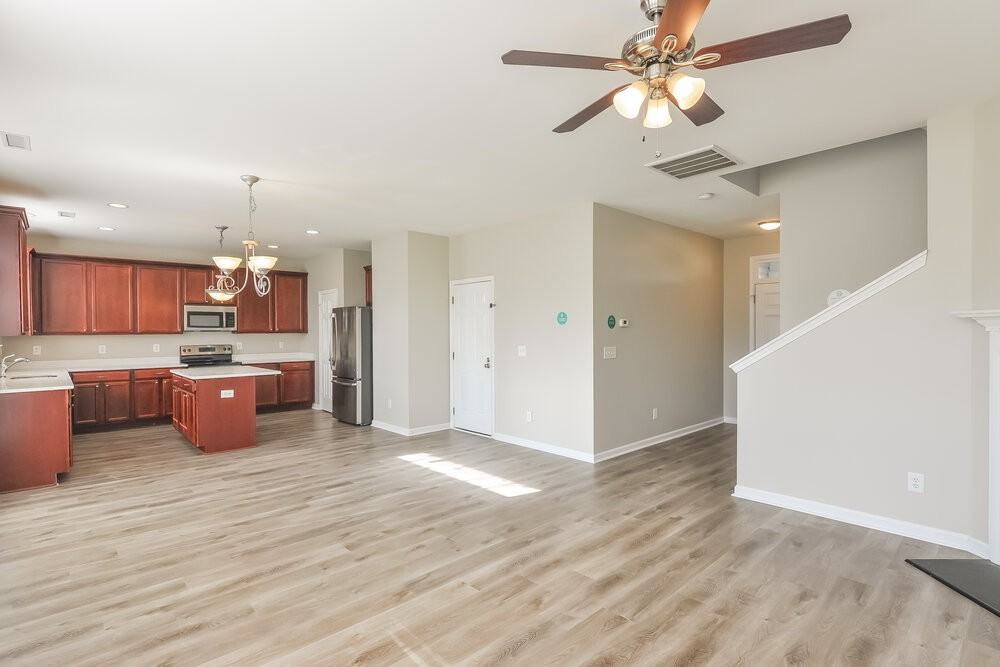 123 Sleeper Car Ln - Photo 4 of 17