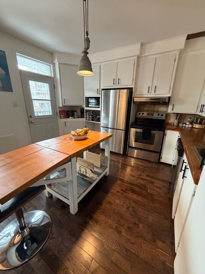 2358 Rue Sheppard - Photo 4 of 11