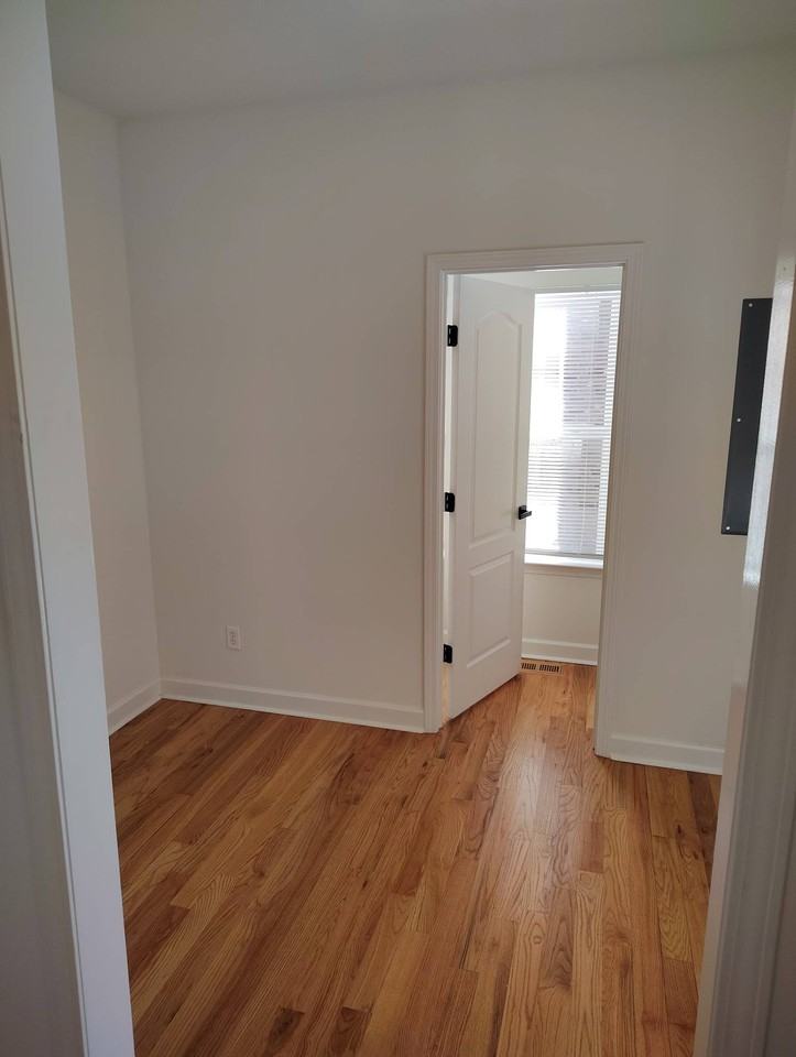 944 33rd Ave N #1 - Photo 6 of 16