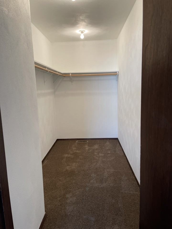 2205 Stoneybrook Rd #NA - Photo 7 of 11