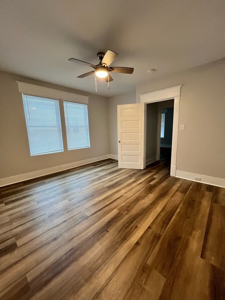 1106 Chapman Ave Sw #D - Photo 3 of 14