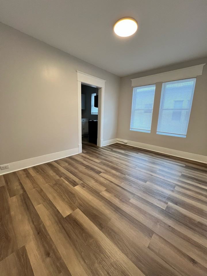 1106 Chapman Ave Sw #D - Photo 5 of 14