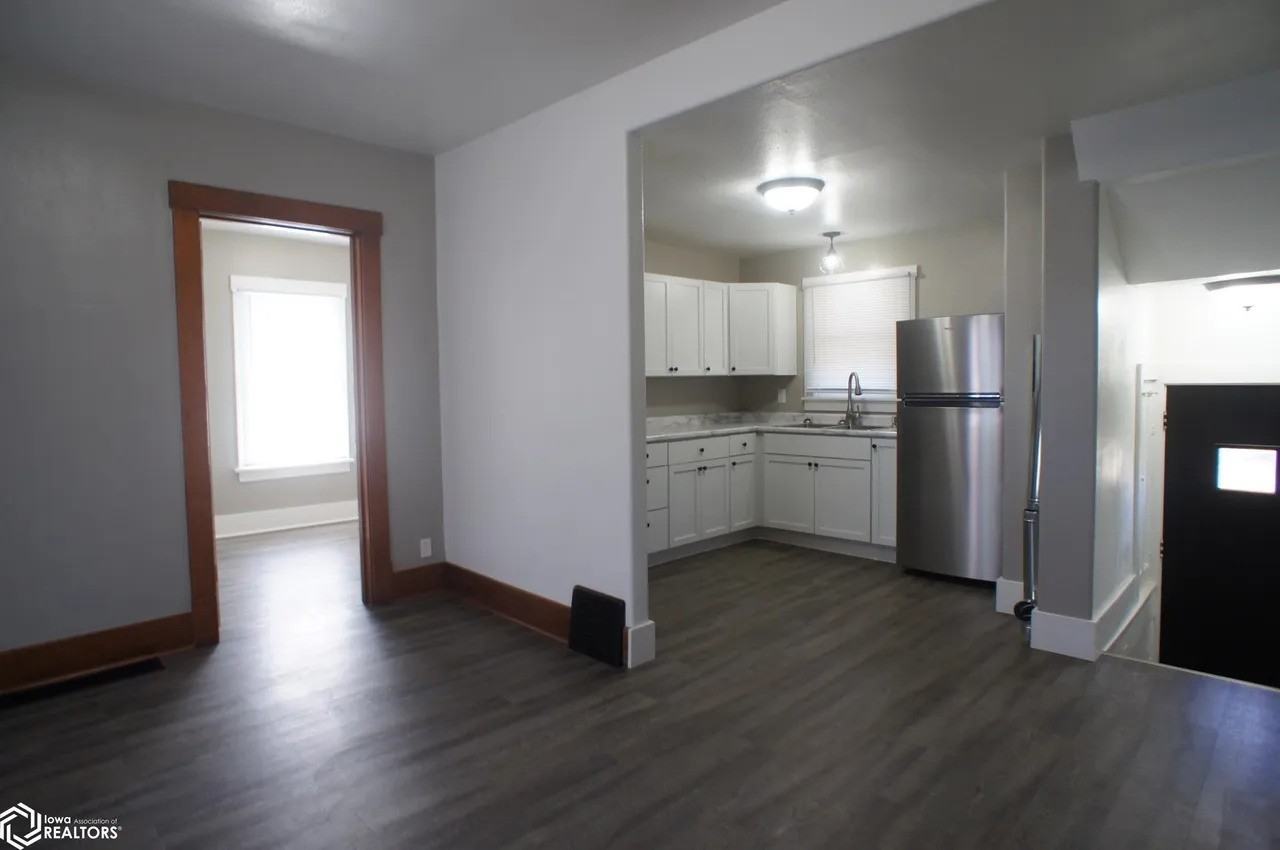 1426 2nd St #1 - Photo 3 of 21