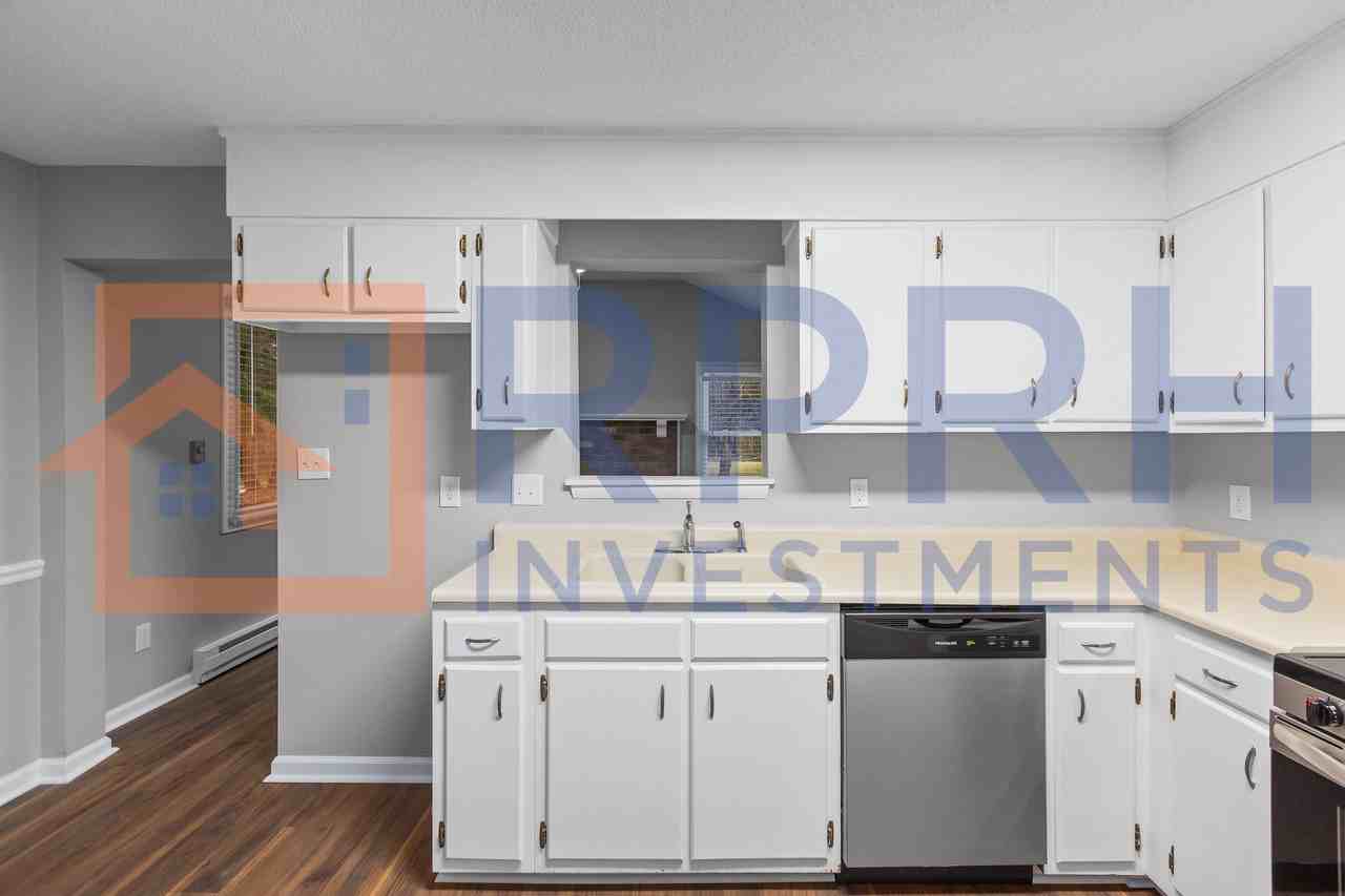 670 Cedarbrook Ct #1 - Photo 4 of 10