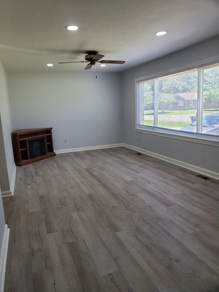 50 Wheatland Dr #1 - Photo 5 of 13