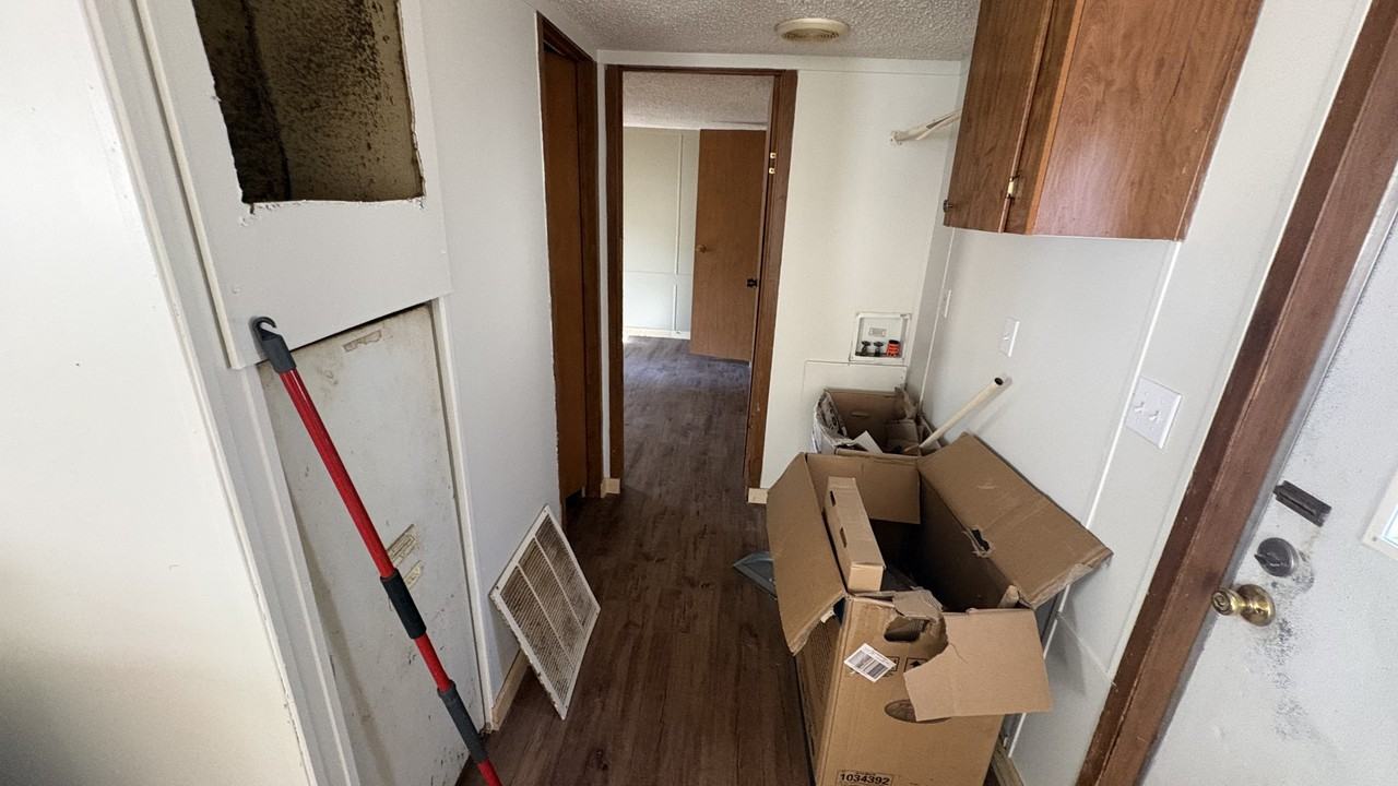 110 Mary Ln - Photo 3 of 10