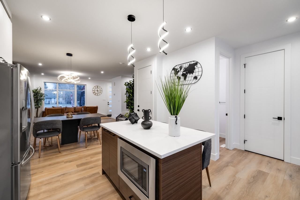 7609 88 Ave Nw #4 - Photo 3 of 11