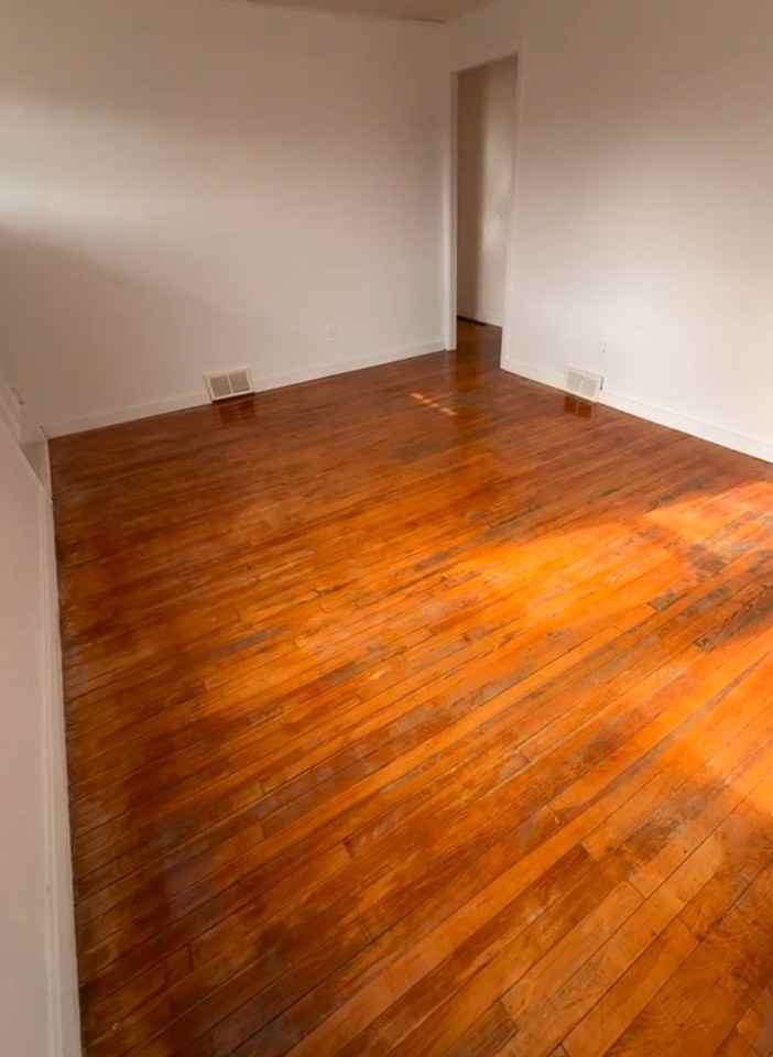 2655 Eldridge Ave - Photo 6 of 16