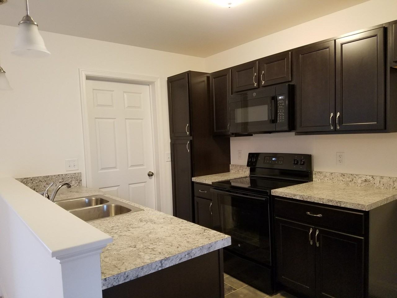 8435 Hilton St - Photo 2 of 8