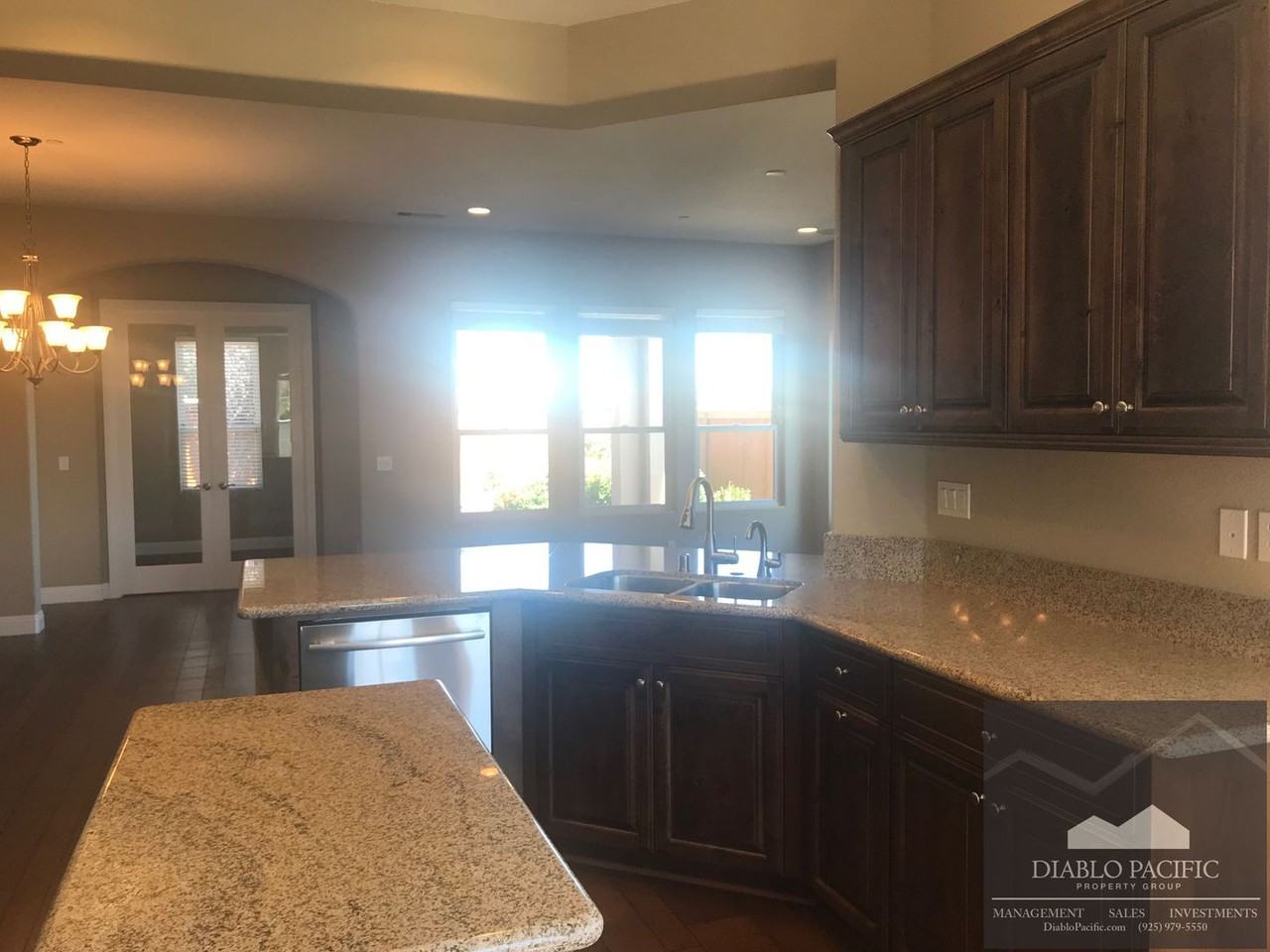 1641 Chianti Ln - Photo 7 of 39