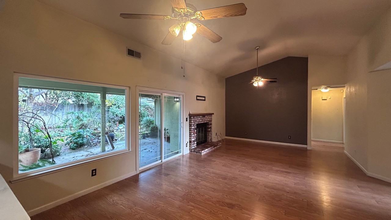 4609 Wessex Ln - Photo 2 of 19