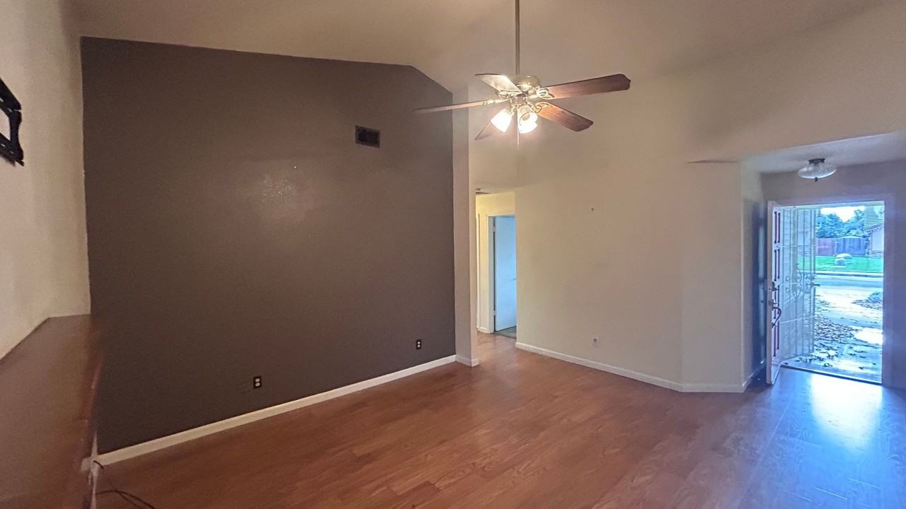 4609 Wessex Ln - Photo 6 of 19