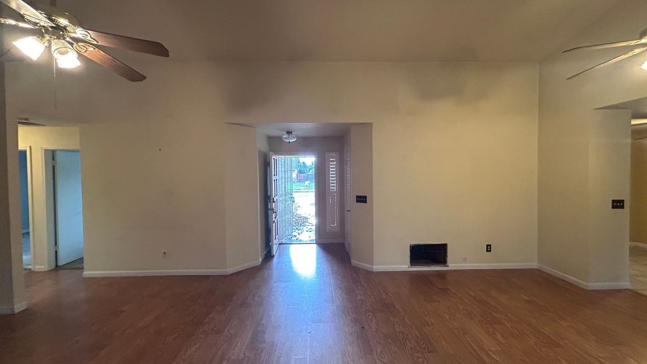 4609 Wessex Ln - Photo 7 of 19