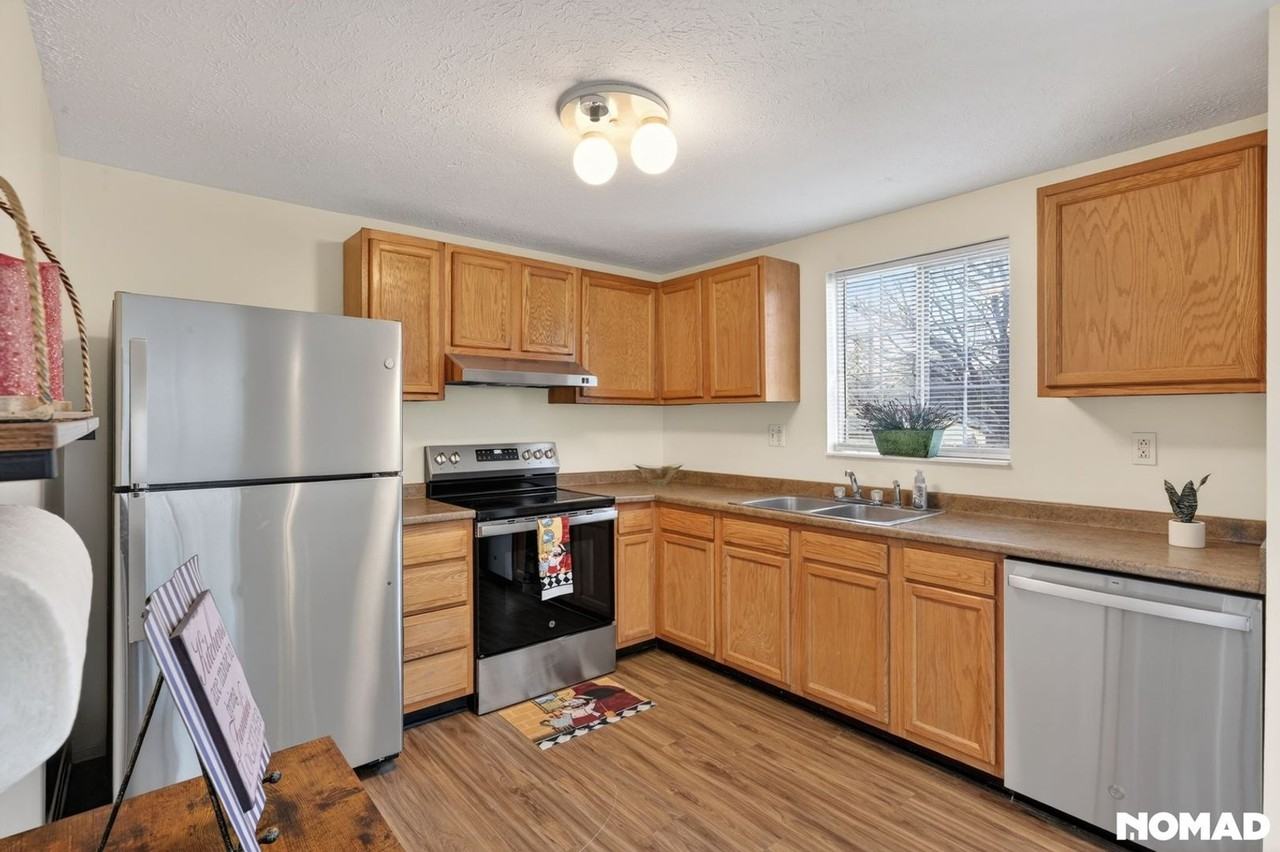 603 Dellinger Dr - Photo 3 of 30