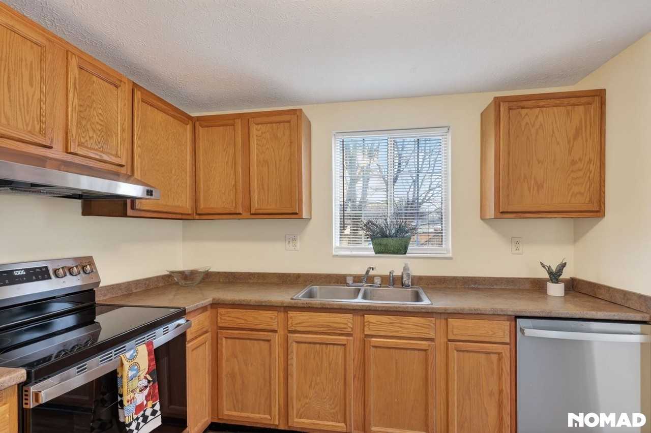 603 Dellinger Dr - Photo 4 of 30