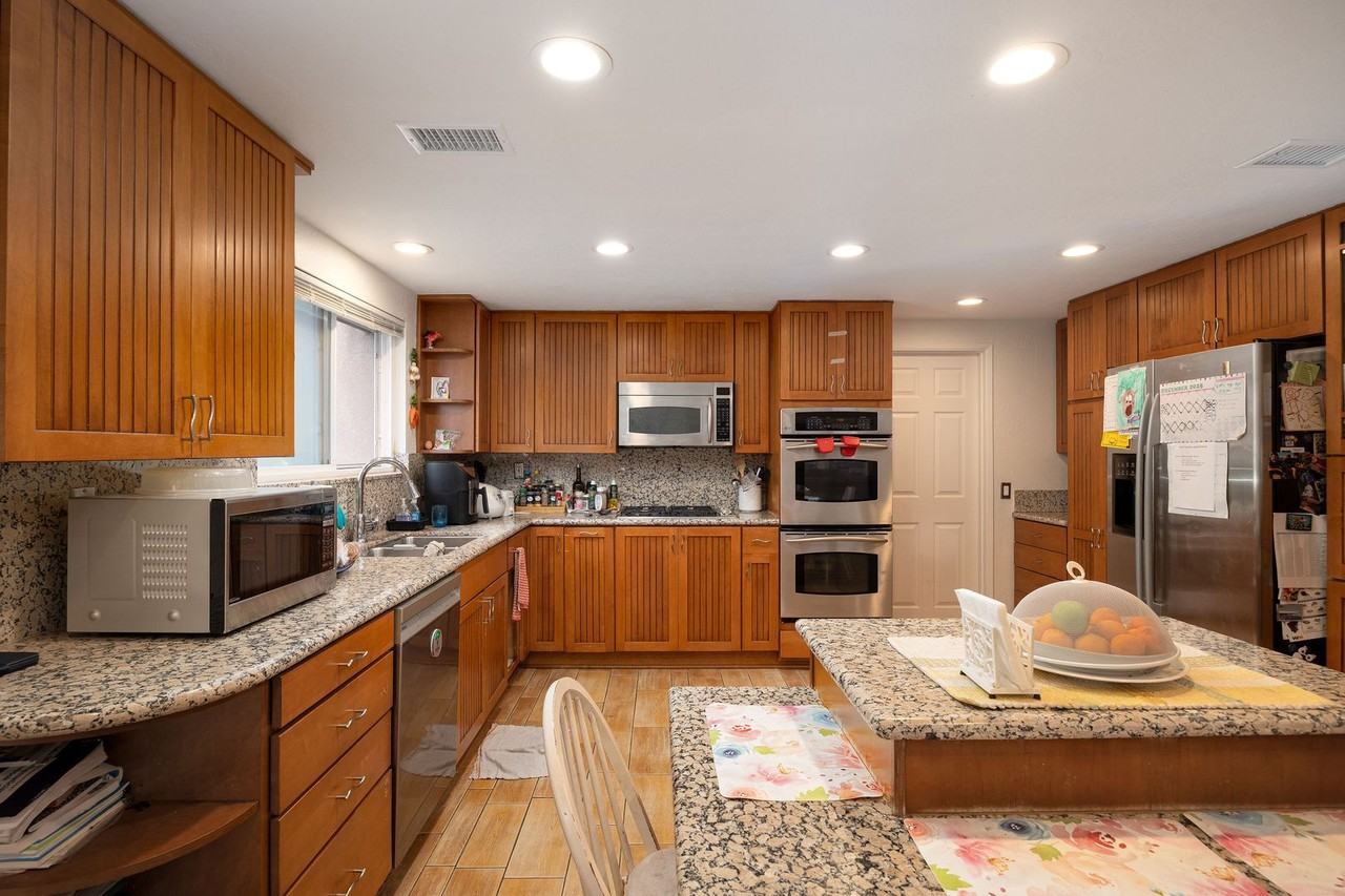 1286 Bates Ln - Photo 5 of 16