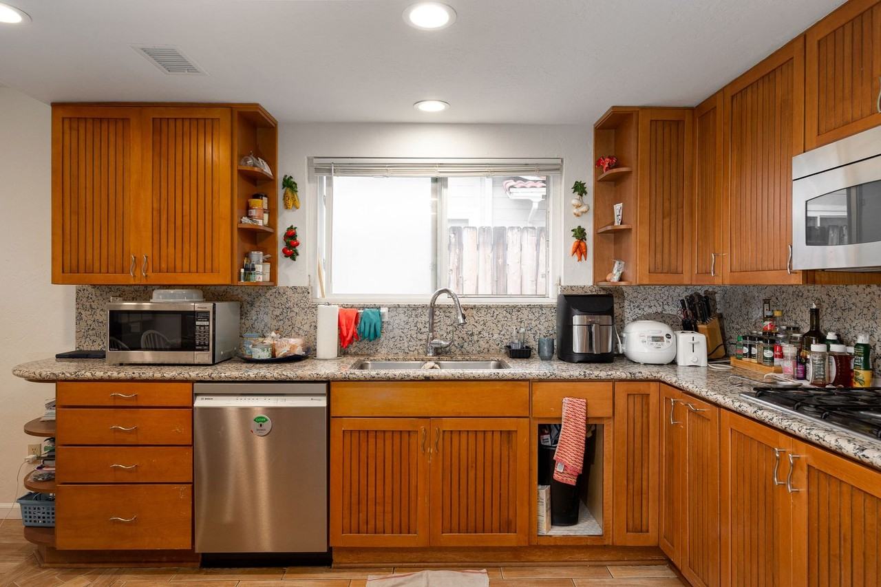 1286 Bates Ln - Photo 7 of 16