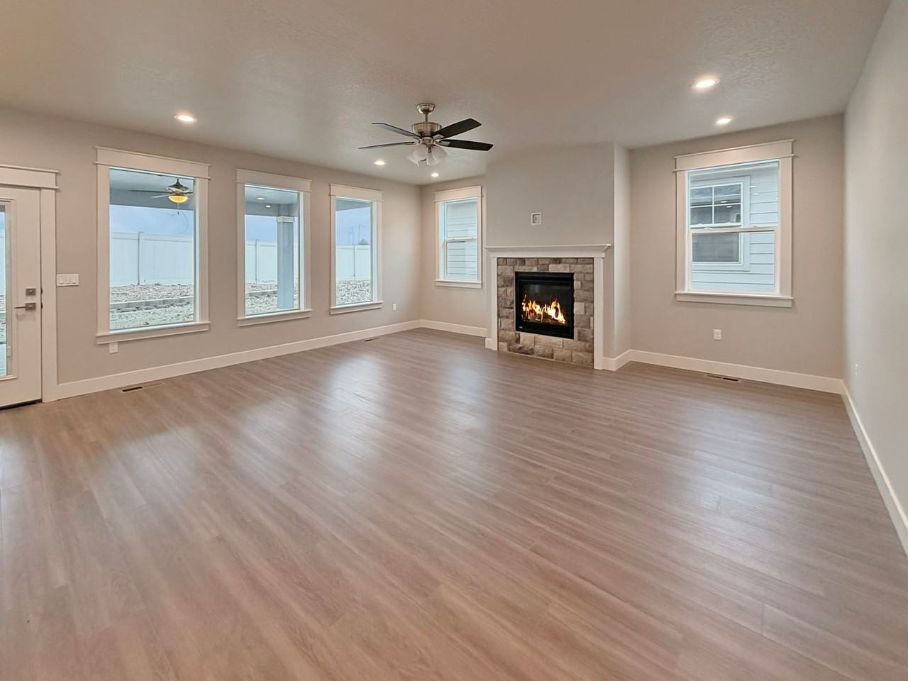 4447 E Wingate Ct - Photo 4 of 27