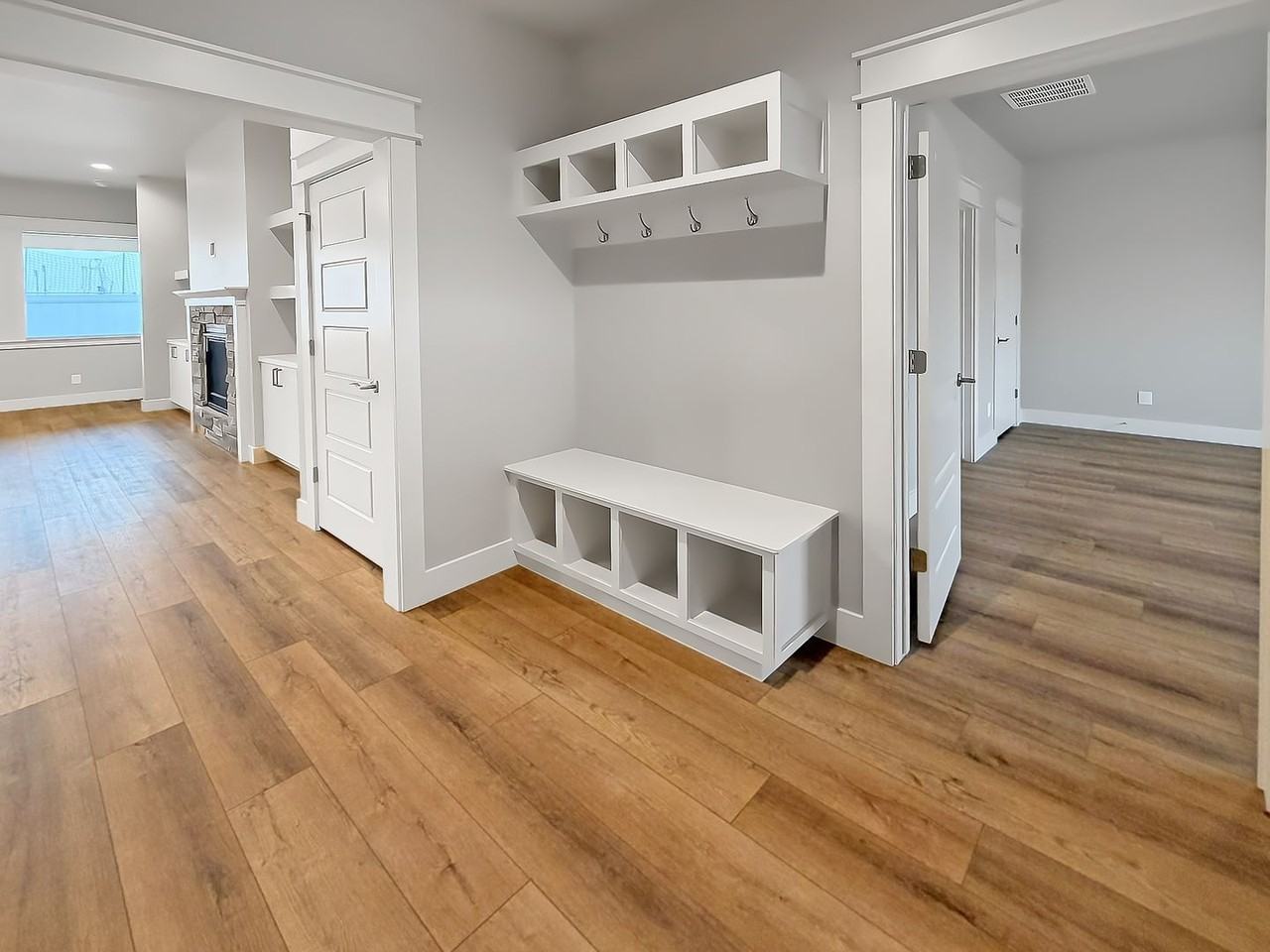 4425 E Wingate Ct - Photo 2 of 23