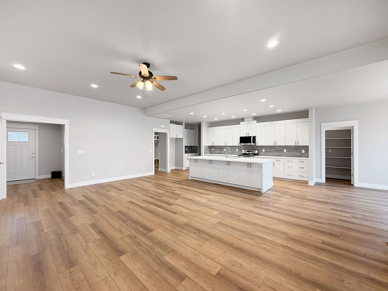 4425 E Wingate Ct - Photo 3 of 23