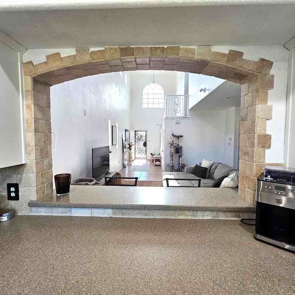 10489 S Avenida La Primera - Photo 6 of 28