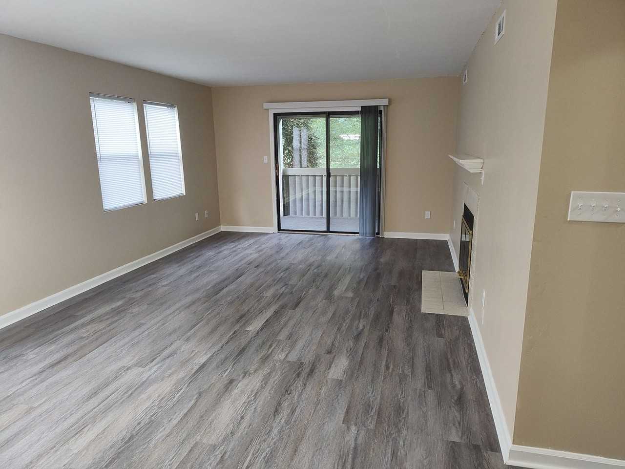 301 Abbey Cir - Photo 6 of 18