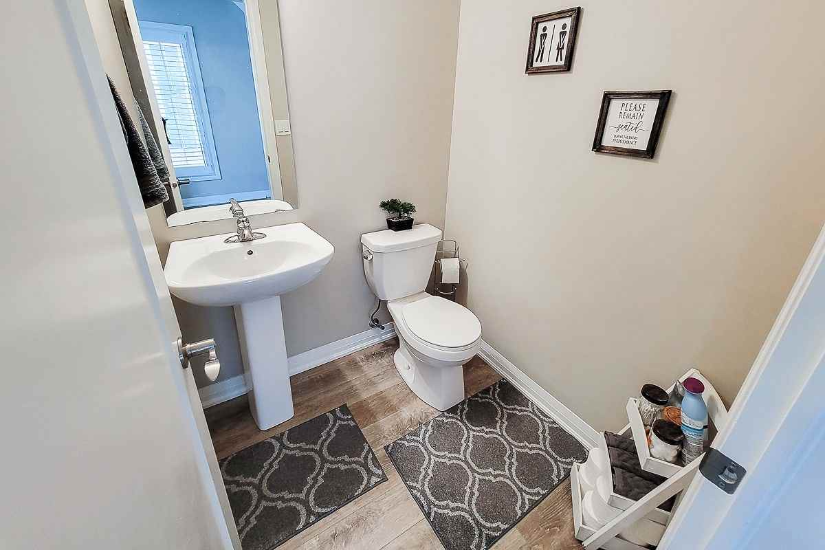 287 Dalgleish Trail - Photo 2 of 23