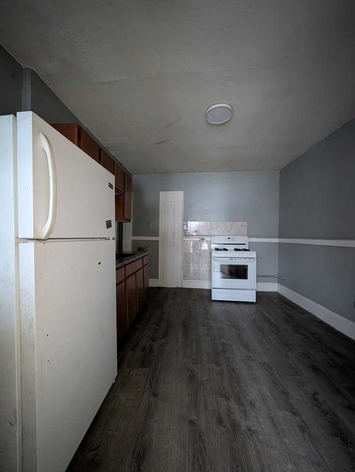 1069 Capitol Avenue - Photo 4 of 11