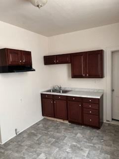 1048 Van Buren St - Photo 6 of 10