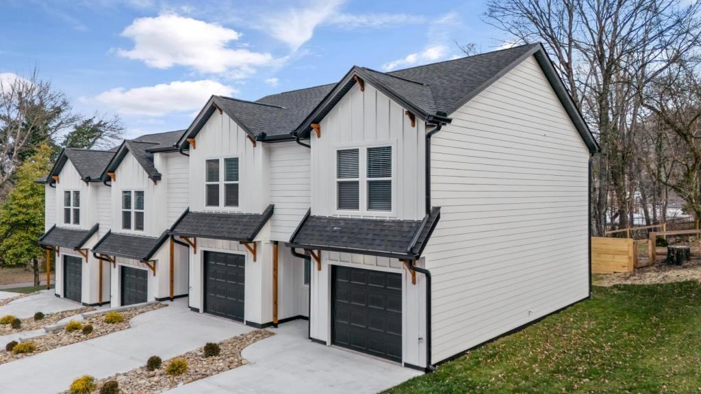 114 Shipman Dr - Photo 3 of 26