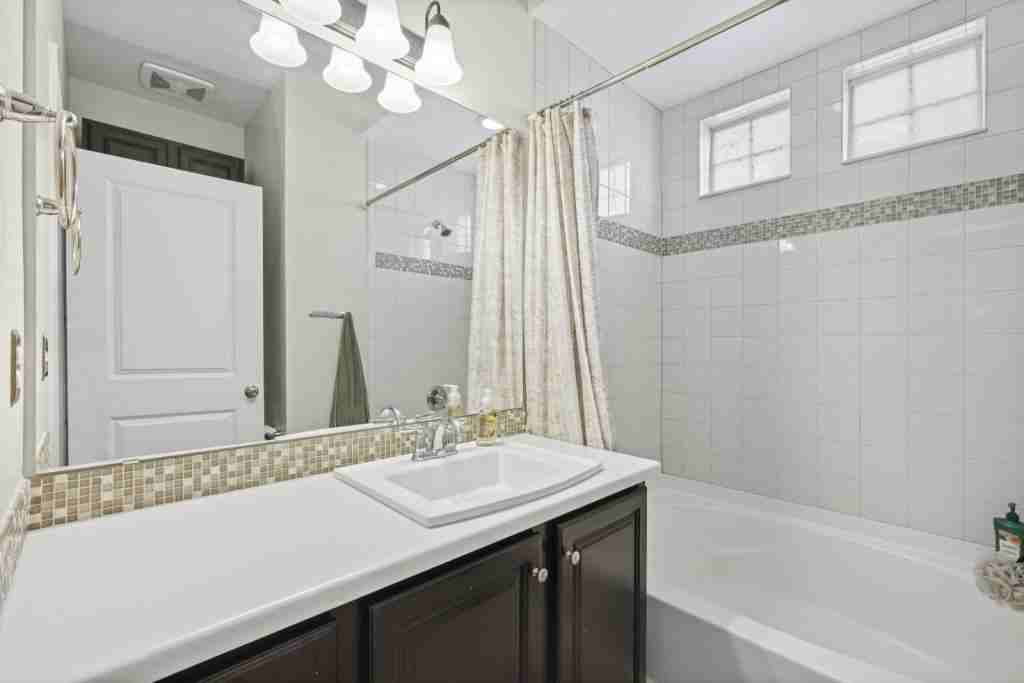 4854 Saddlewood Cir - Photo 4 of 20