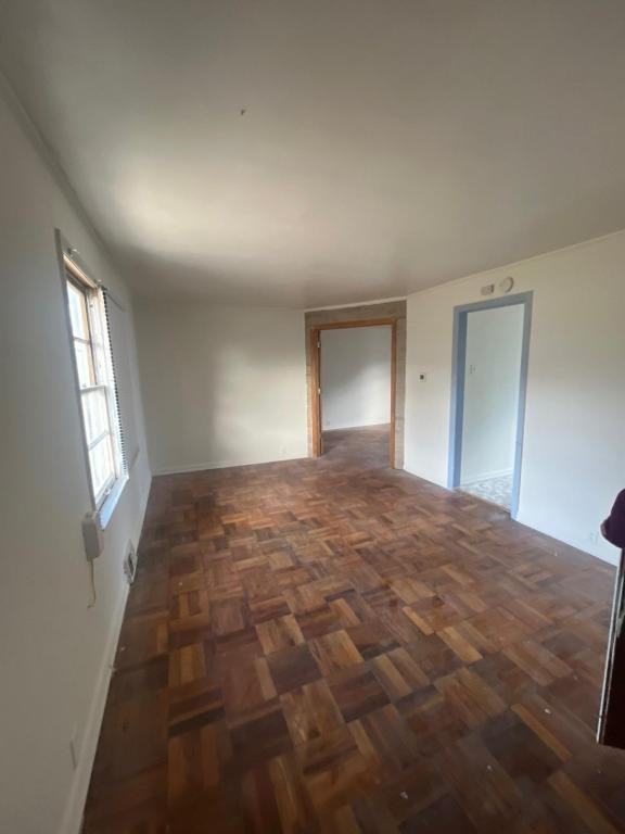 910 N 6th Ave E - Photo 4 of 8