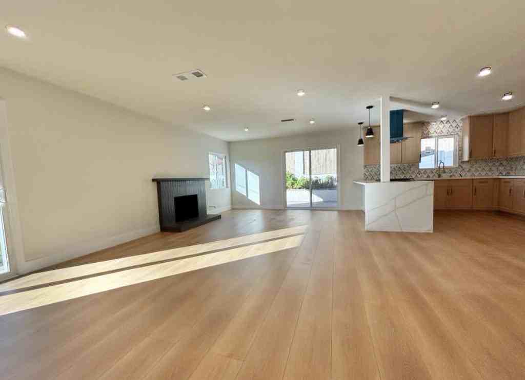 6210 Halsted Ave - Photo 5 of 28