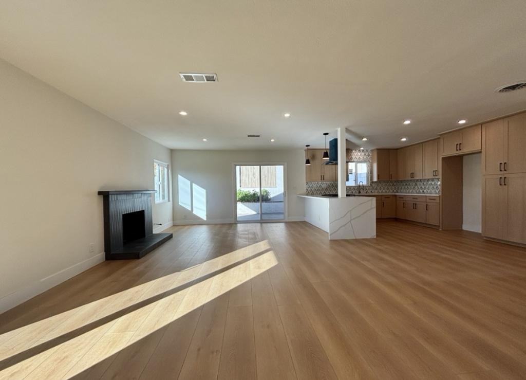 6210 Halsted Ave - Photo 6 of 28