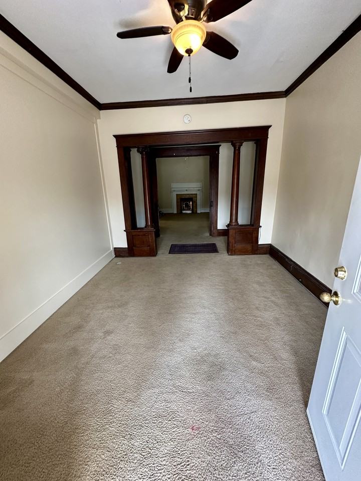 1212 8th St - Photo 7 of 11