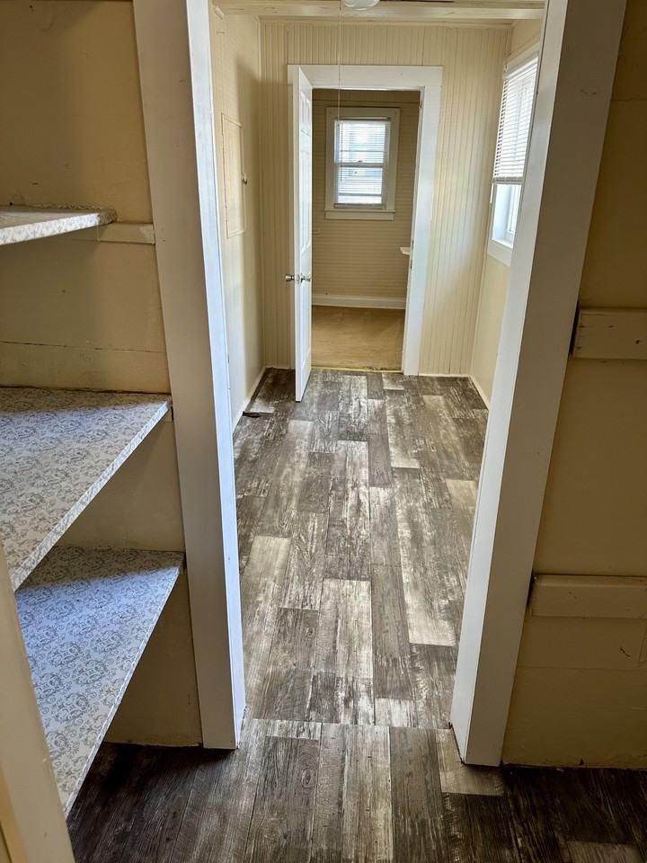 1212 8th St - Photo 3 of 11