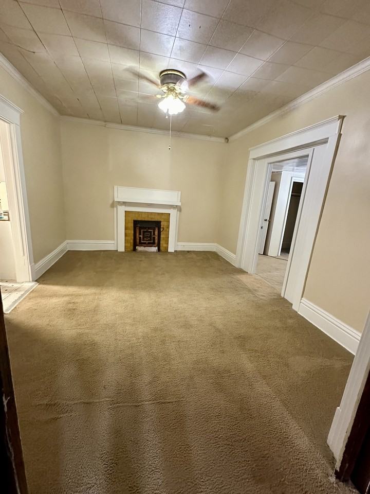 1212 8th St - Photo 5 of 11