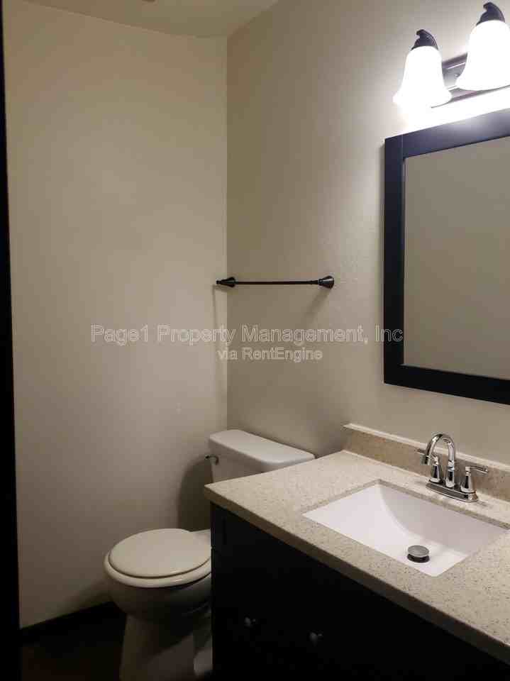 2918 Grinnell Ct #13 - Photo 3 of 8