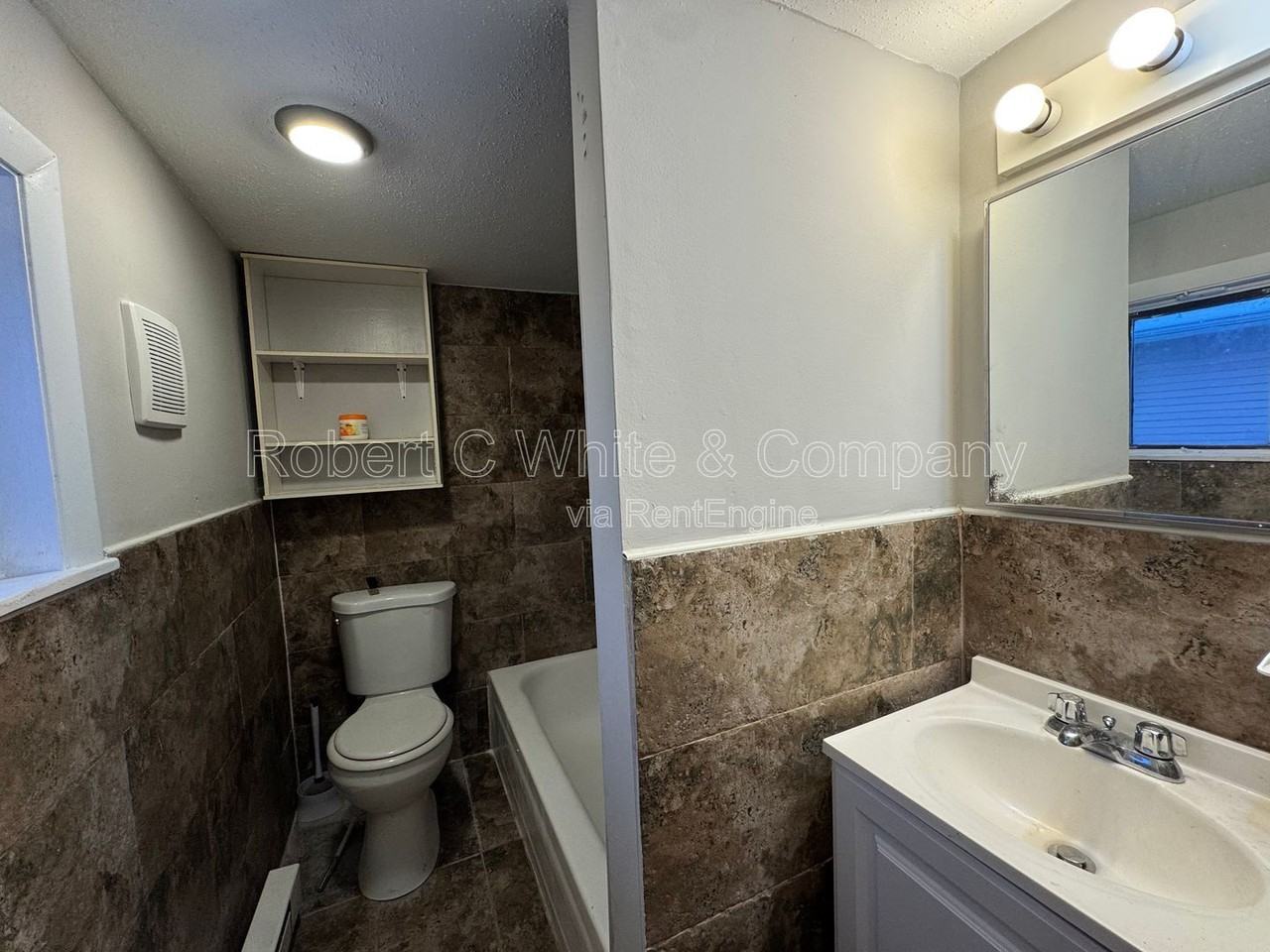 219 Park St #2 - Photo 6 of 12