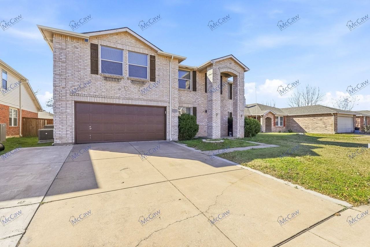 1325 Dandelion Trl - Photo 2 of 29