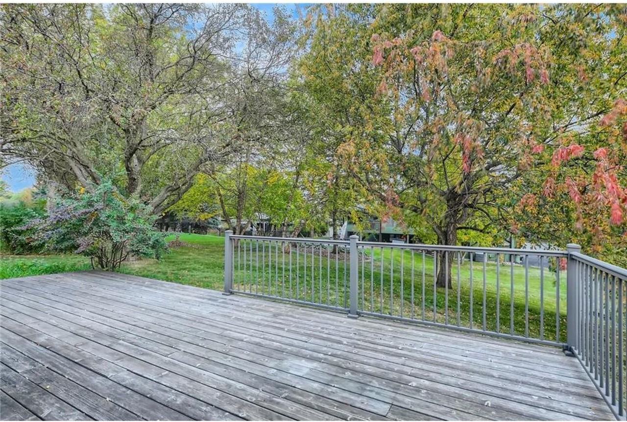 645 Windemere Curv - Photo 2 of 35