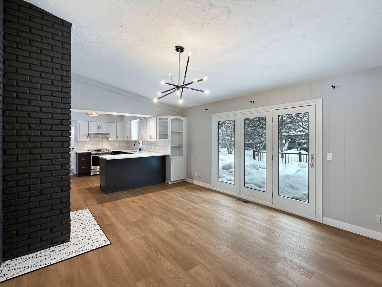 645 Windemere Curv - Photo 5 of 35