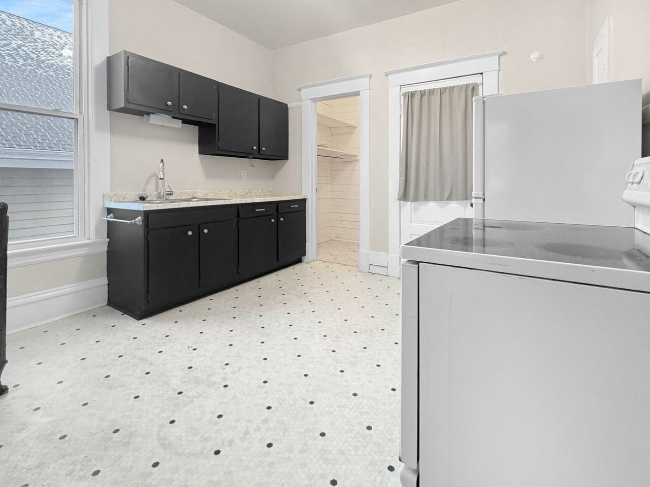 603 Franklin Ave #2 - Photo 2 of 5