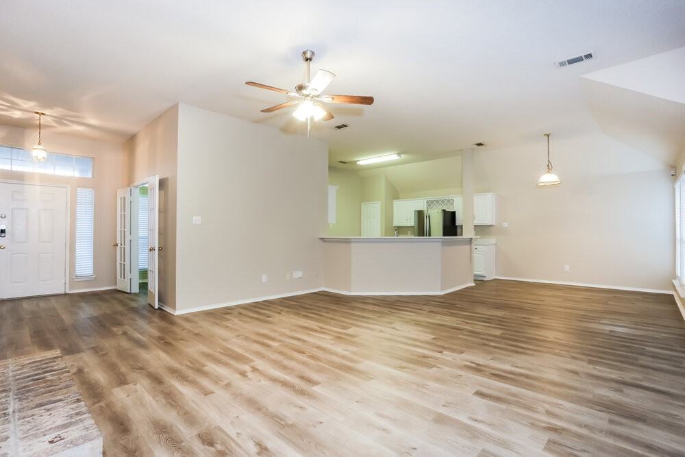 216 Stone Creek Blvd - Photo 4 of 16